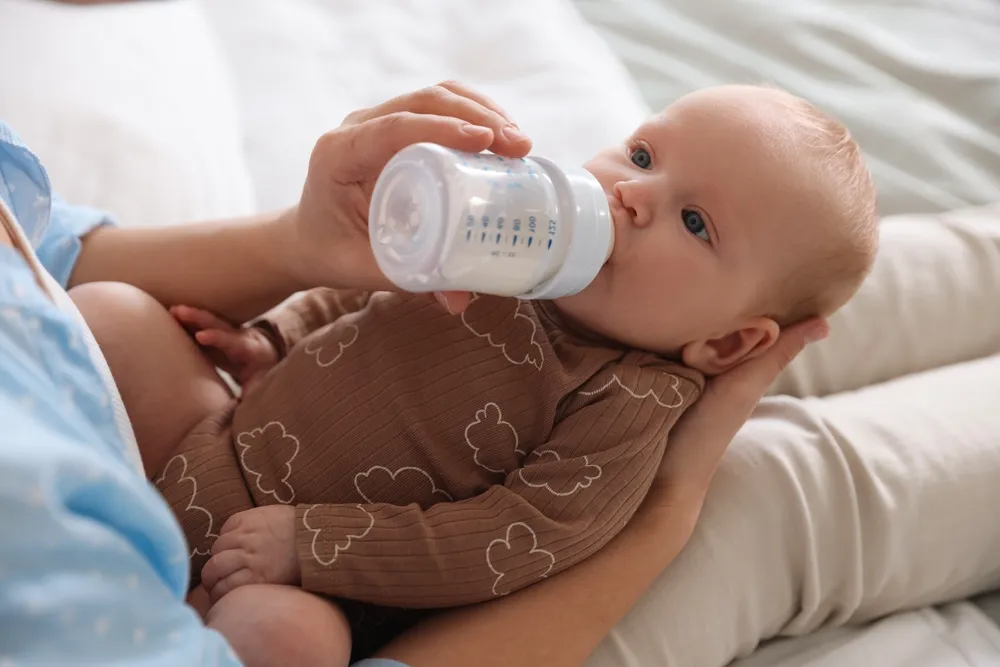 infant bottle preparing 