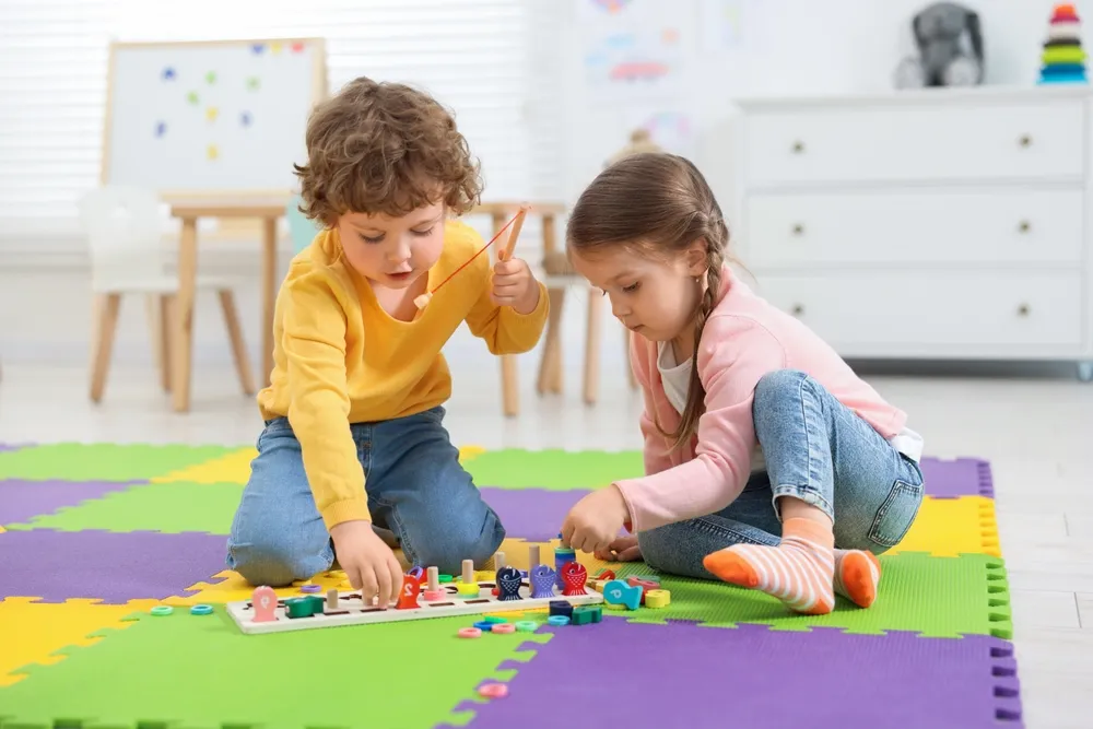 Social Skills for Toddlers: 12 Simple Ways to Help Your Child Connect, Share, and Communicate 3 Parallel play by toddlers